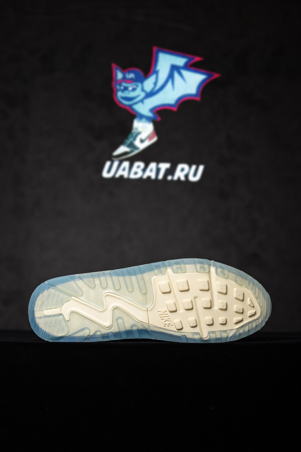 Off-White x Air Max 90 