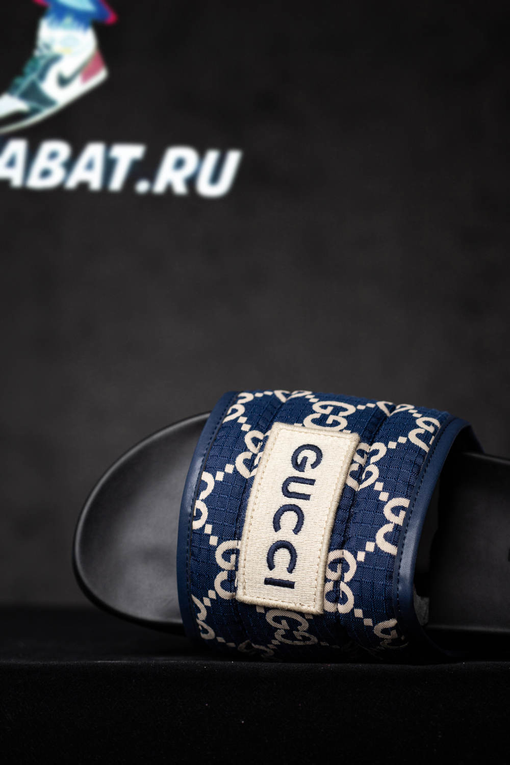 G*u*i gg canvas blue flip-flops