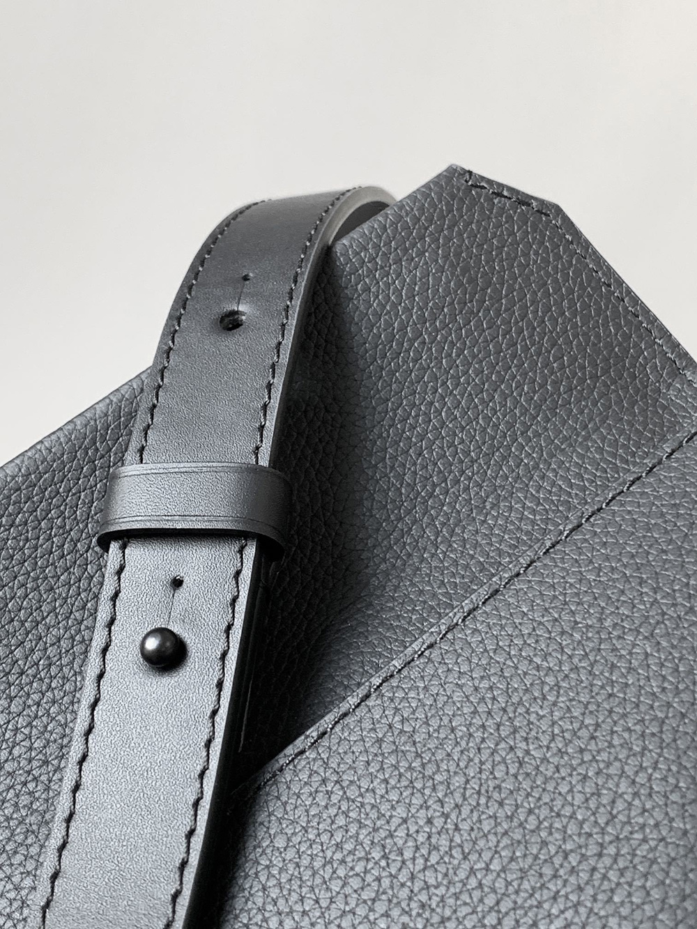 l0*is V*t0n pilot bags m83563 20*12*5.5cm