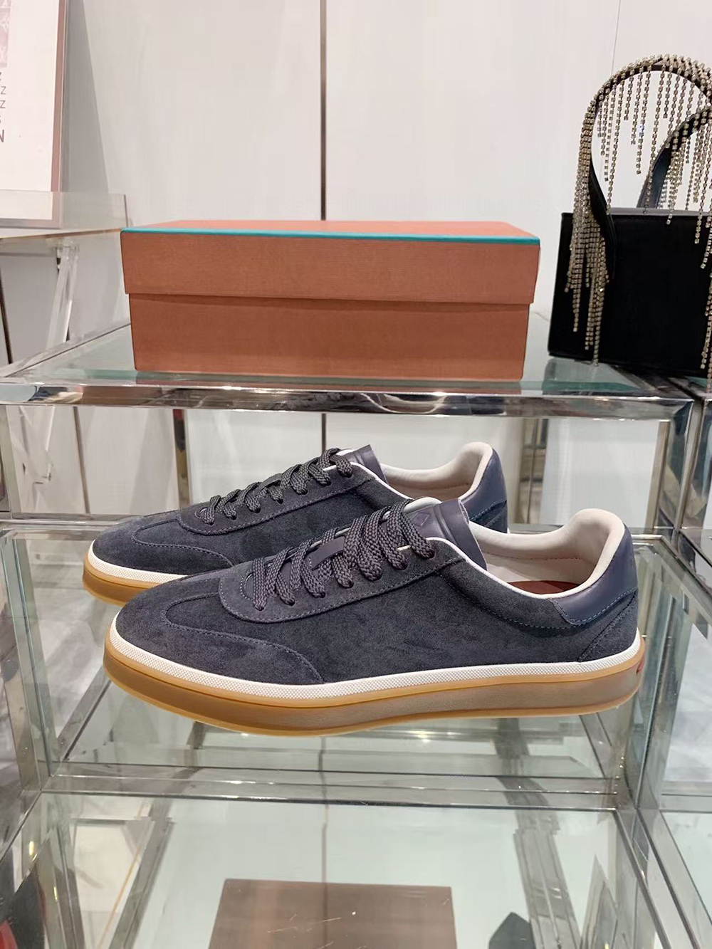L**o p*ana tennis walk sneaker