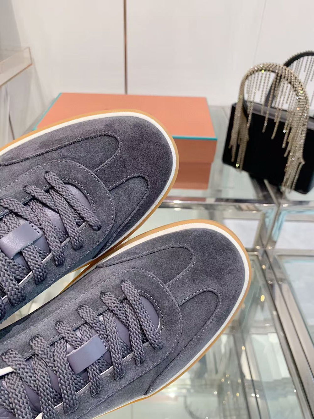 L**o p*ana tennis walk sneaker