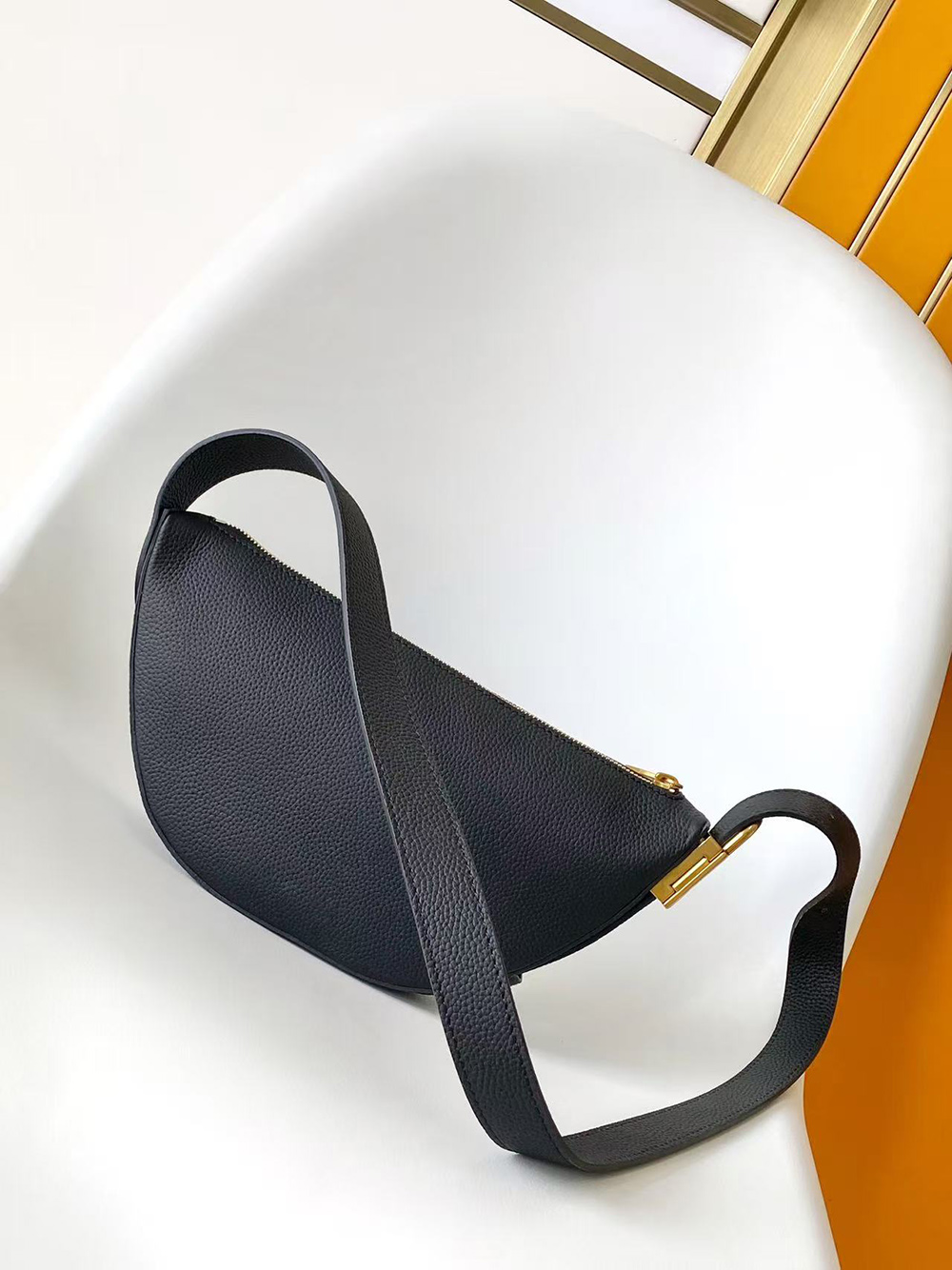 l0*is V*t0n low key bumbags m11429 28*13*5.5cm