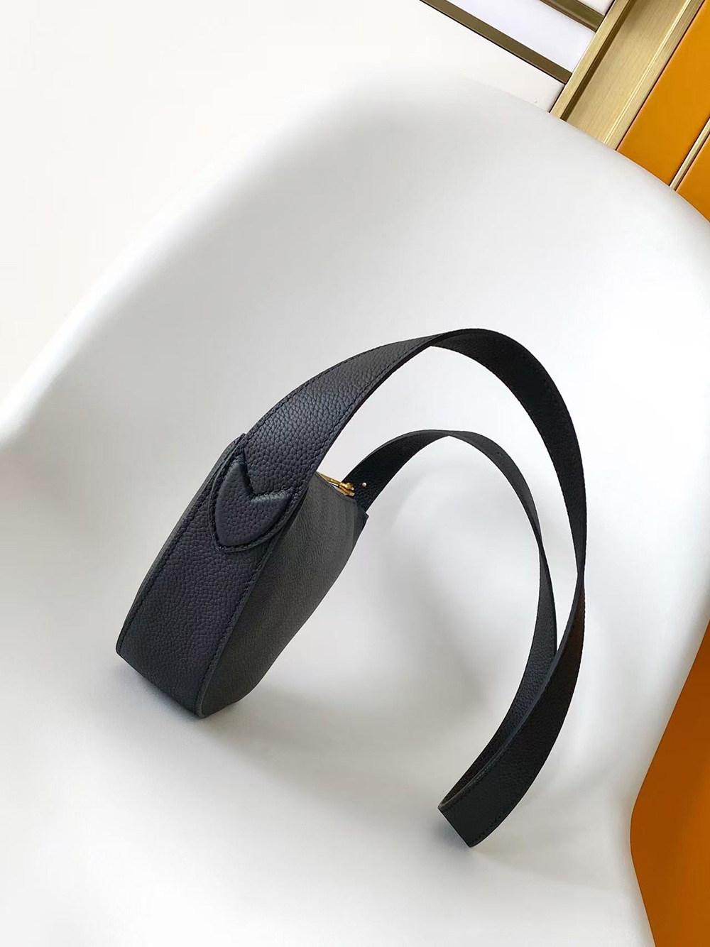 l0*is V*t0n low key bumbags m11429 28*13*5.5cm