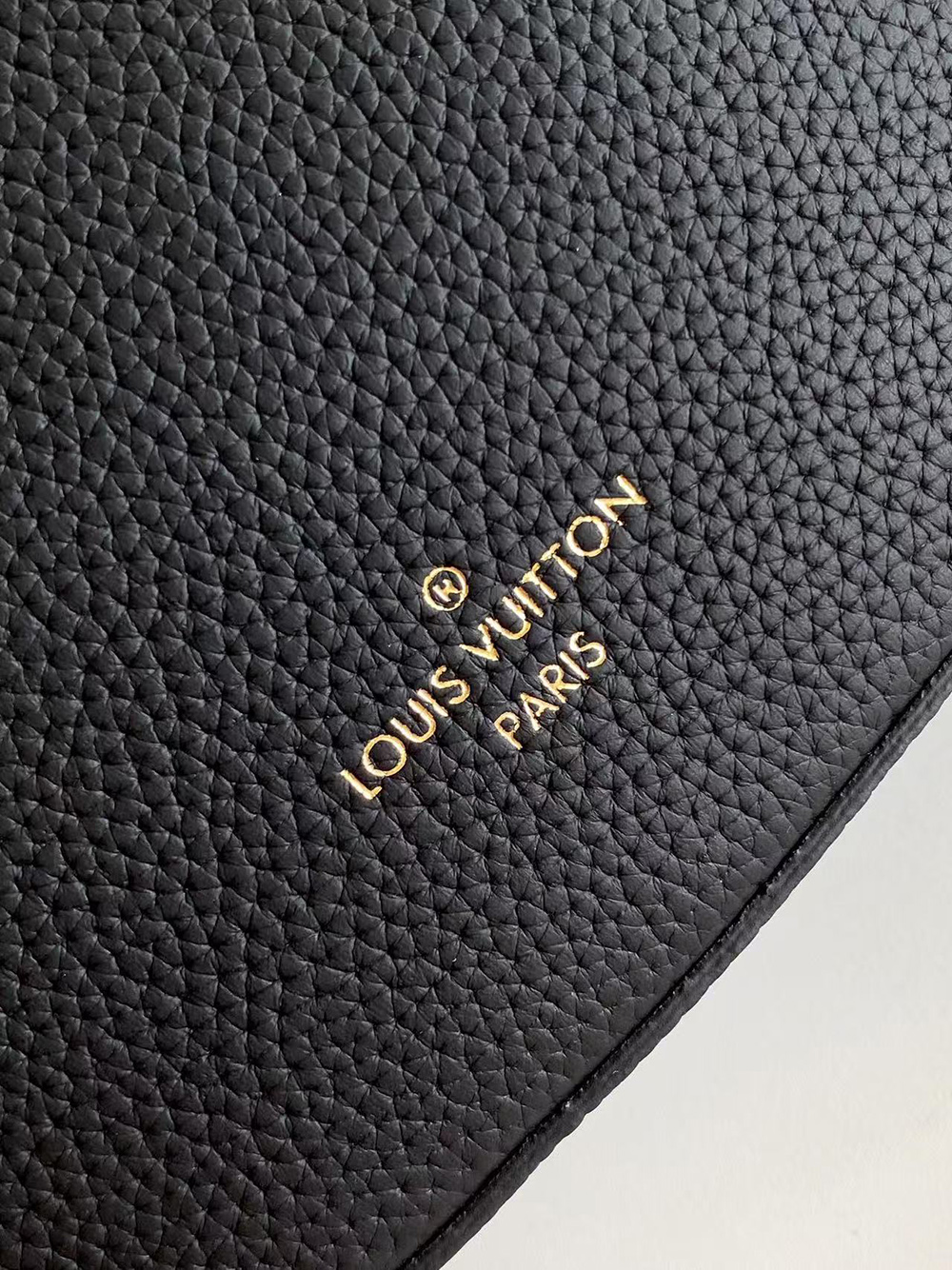 l0*is V*t0n low key bumbags m11429 28*13*5.5cm