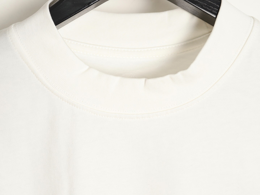 Ch**me He**ts back cross round neck long sleeves