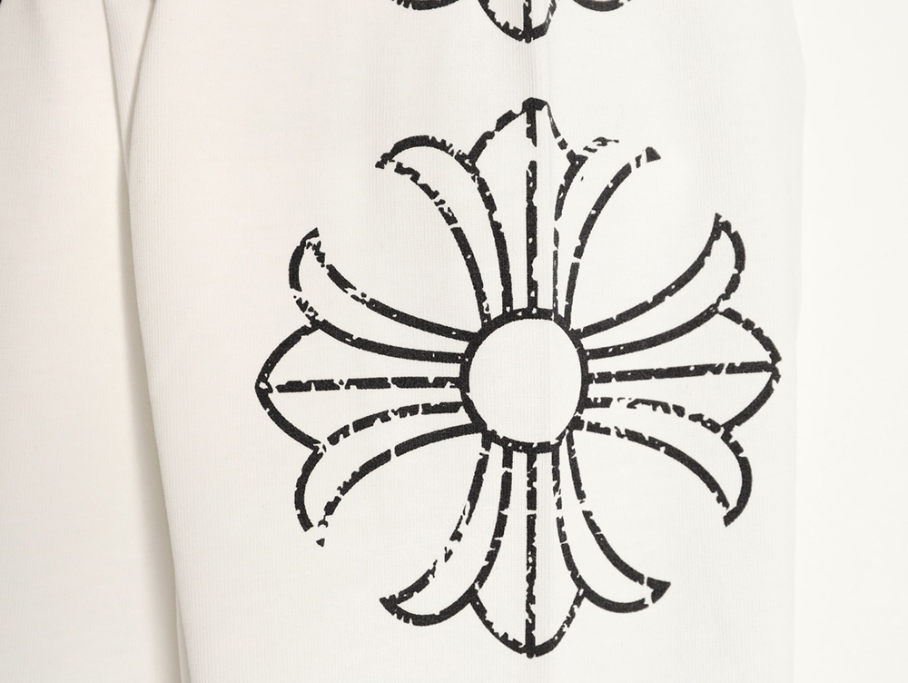 Ch**me He**ts damaged horseshoe round neck long sleeves