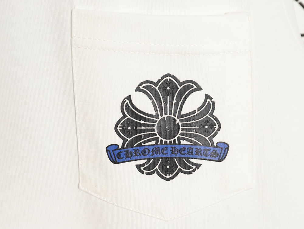 Ch**me He**ts damaged horseshoe round neck long sleeves