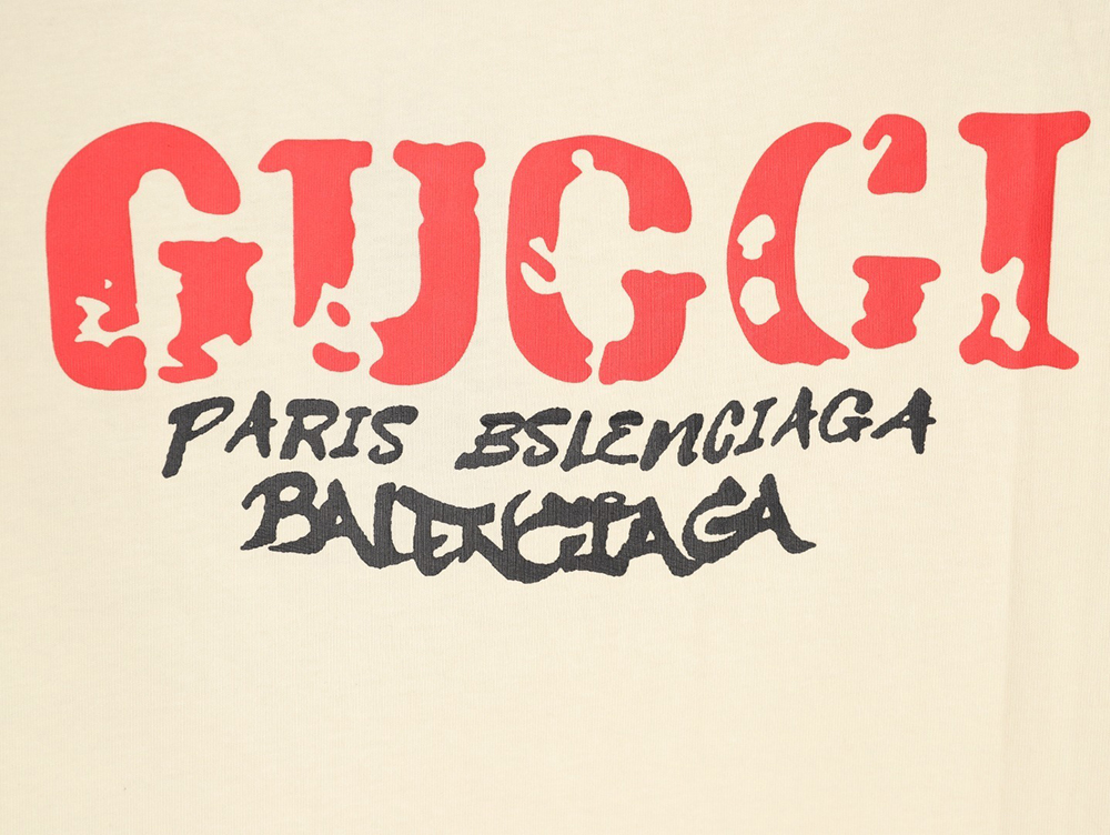 G*u*i mottled letter print short sleeves