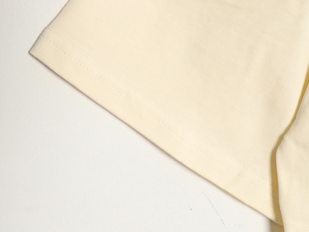 G*u*i mottled letter print short sleeves