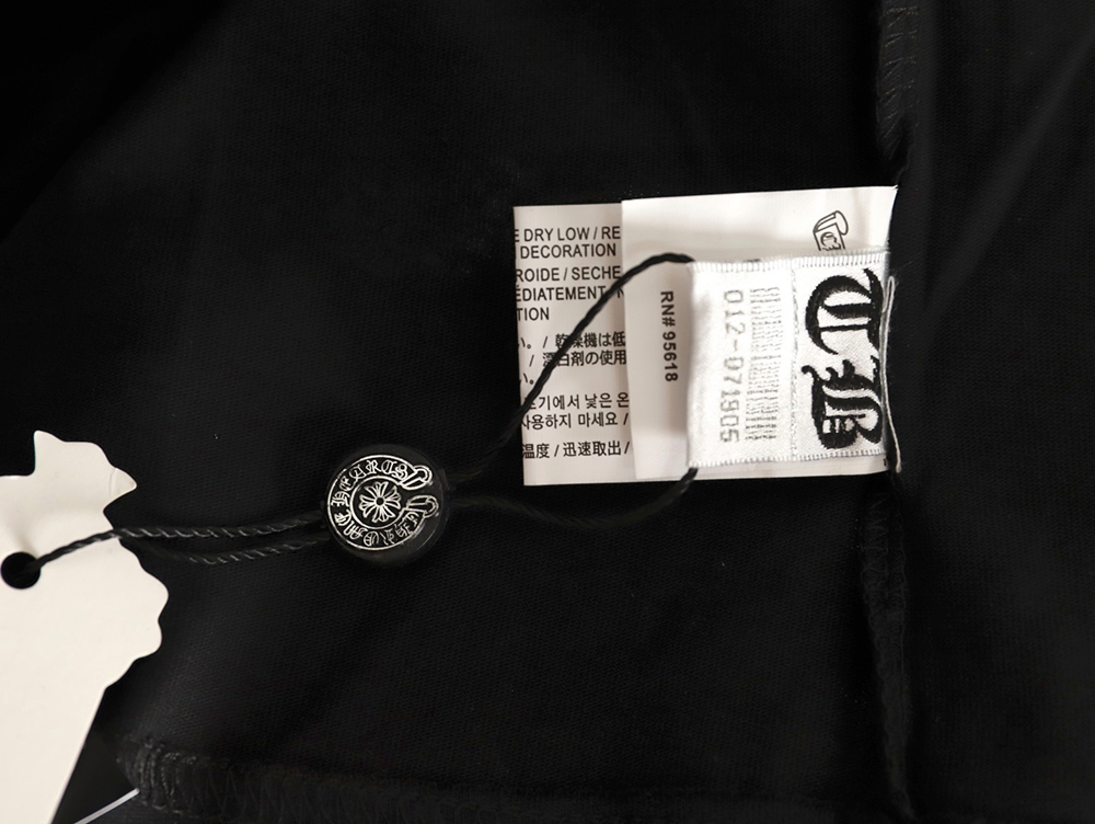 Ch**me He**ts scroll print long-sleeved t-shirt tsk1