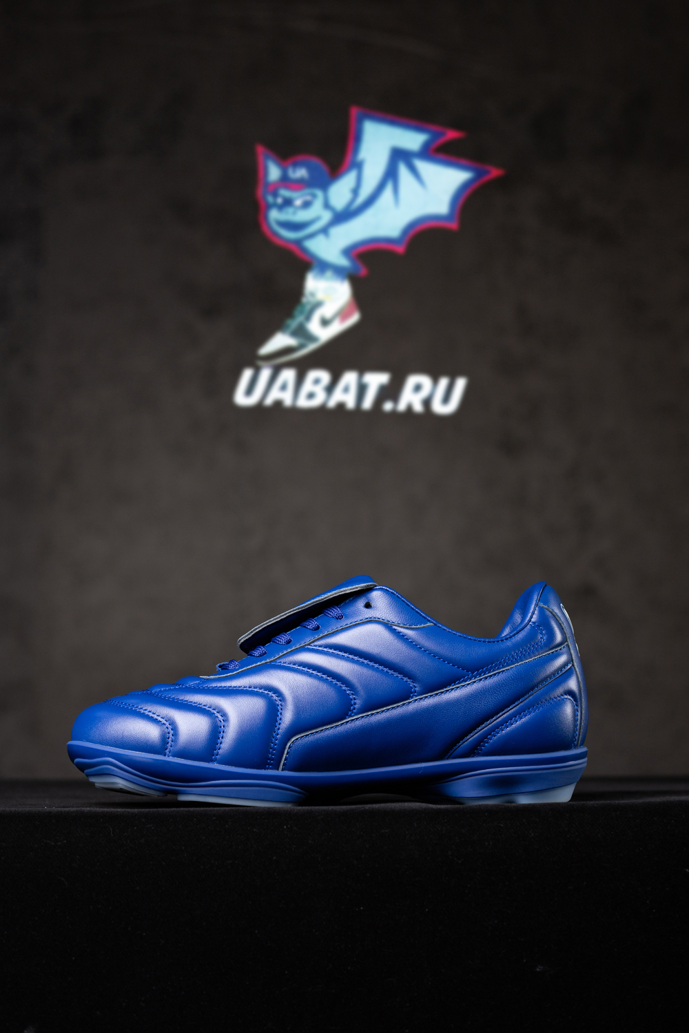 l0*is V*t0n footprint soccer sneaker 1ahdp9