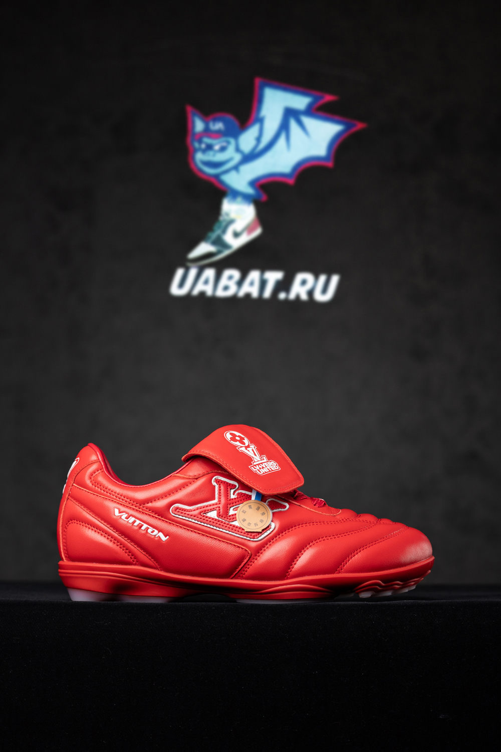 l0*is V*t0n footprint soccer sneaker 1ahdos