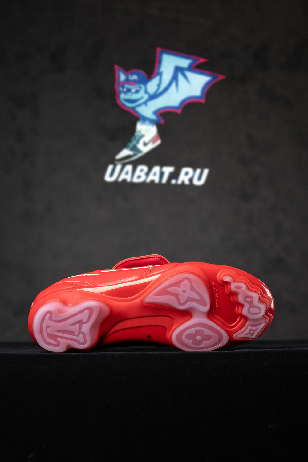 l0*is V*t0n footprint soccer sneaker 1ahdos