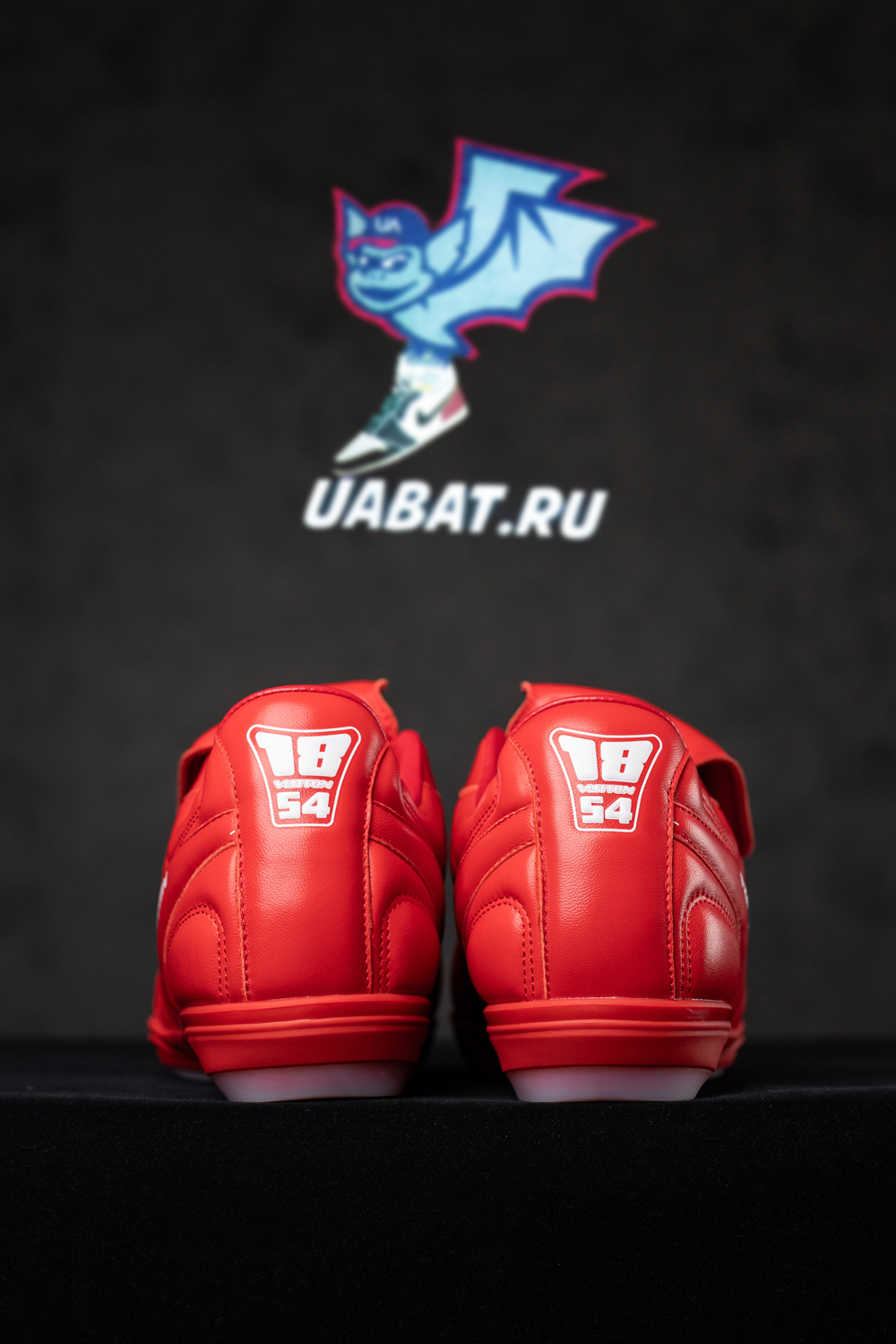 l0*is V*t0n footprint soccer sneaker 1ahdos