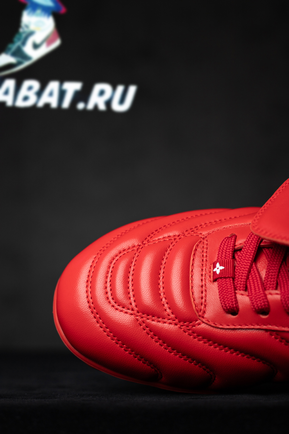 l0*is V*t0n footprint soccer sneaker 1ahdos