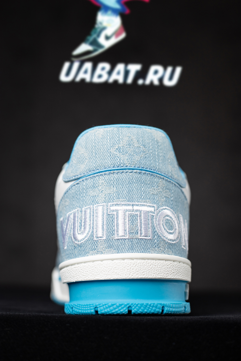 l0*is V*t0n trainer low 